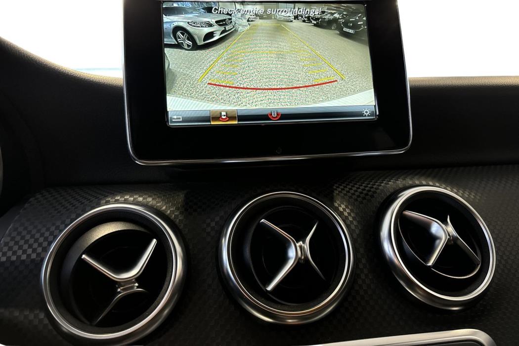 MERCEDES-BENZ A 2016