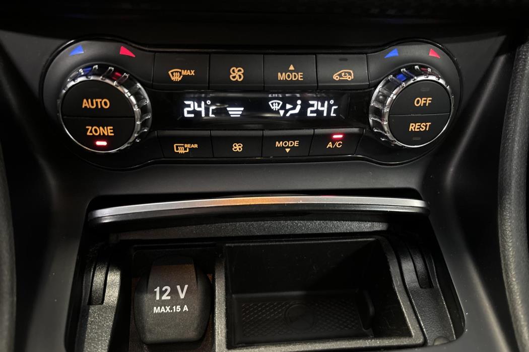 MERCEDES-BENZ A 2016