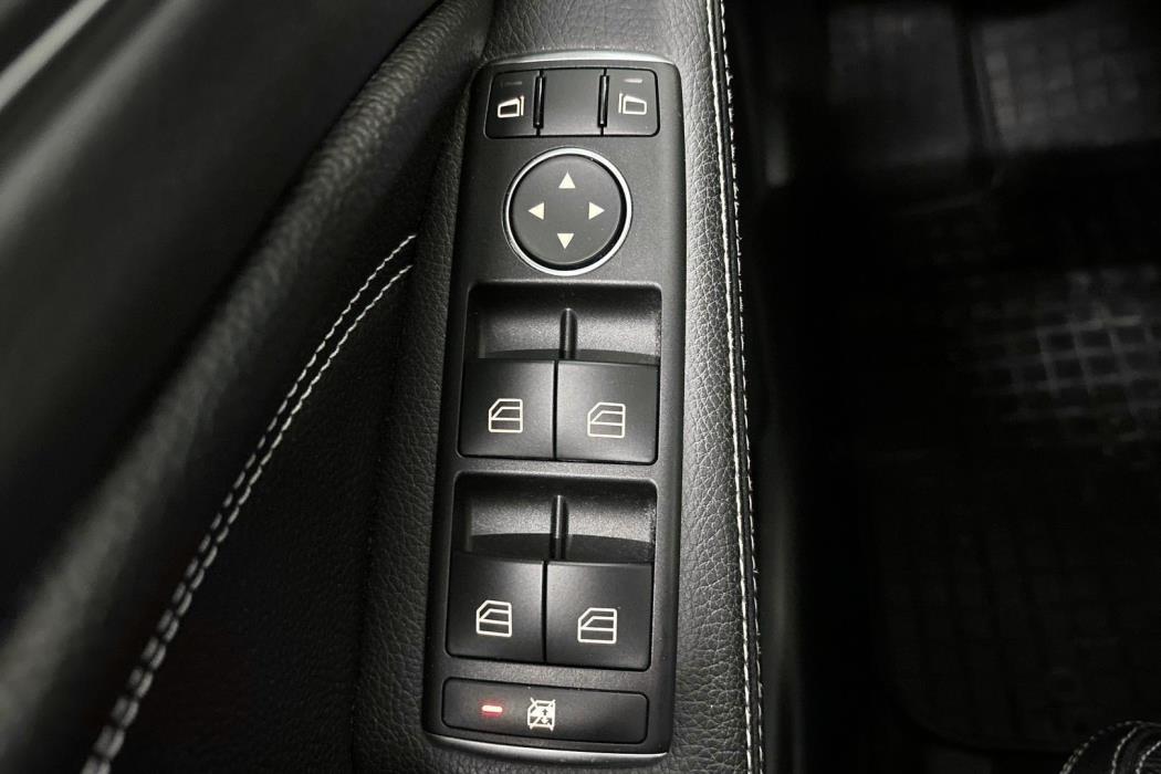 MERCEDES-BENZ A 2016