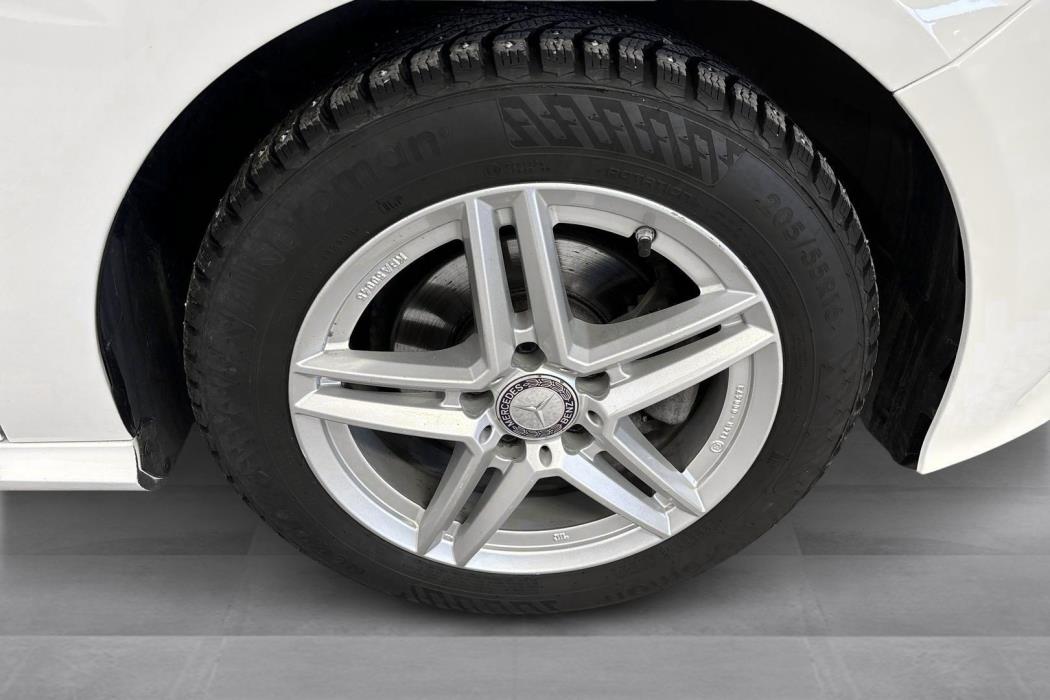 MERCEDES-BENZ A 2016