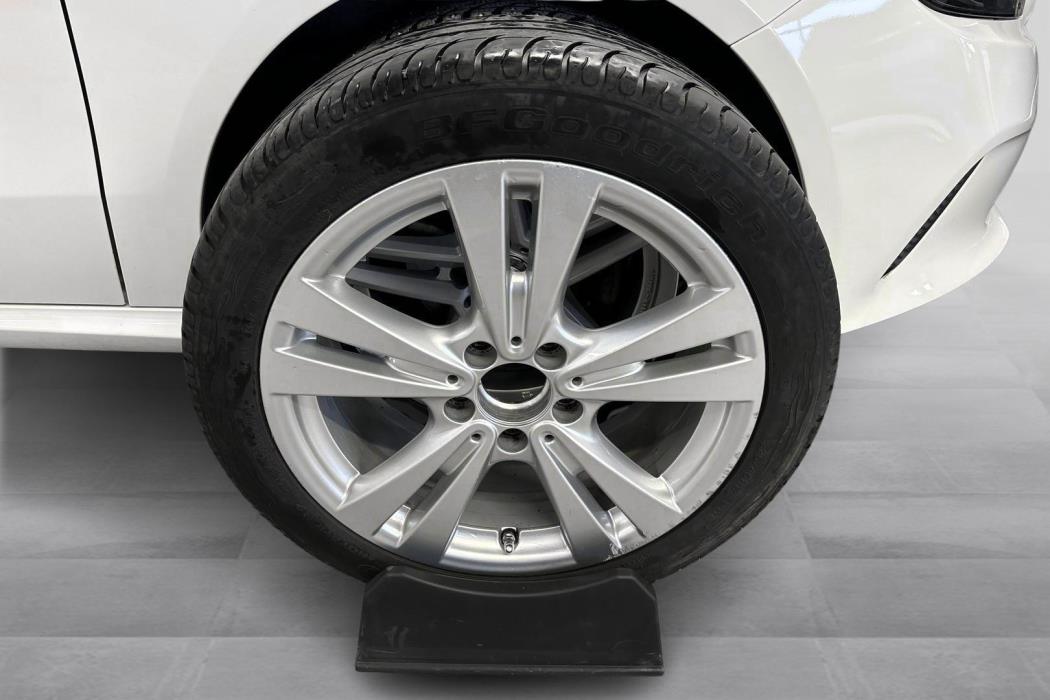 MERCEDES-BENZ A 2016