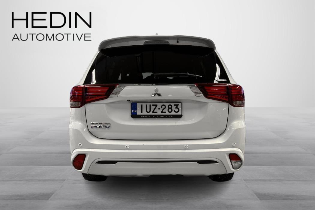 Mitsubishi Outlander PHEV 2021