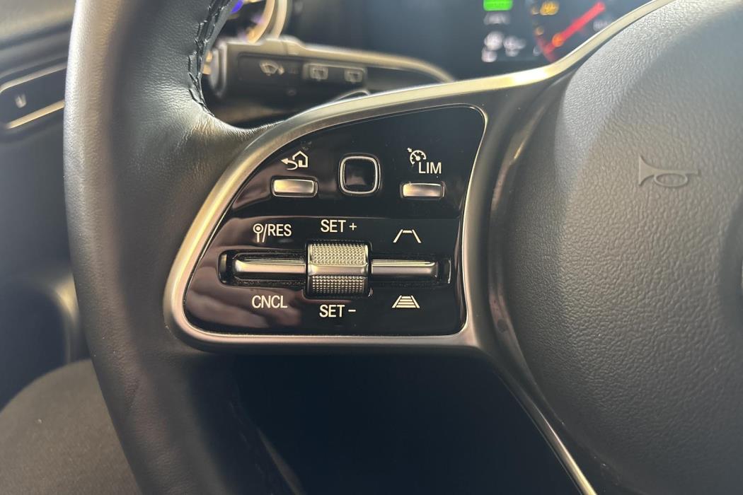 MERCEDES-BENZ A 2021