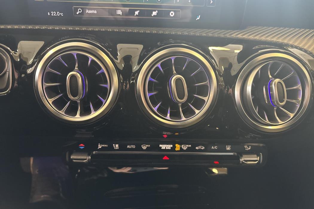 MERCEDES-BENZ A 2021