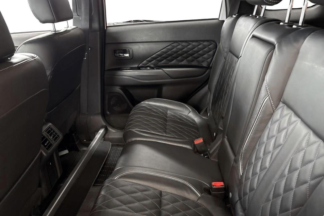 Mitsubishi Outlander PHEV 2020