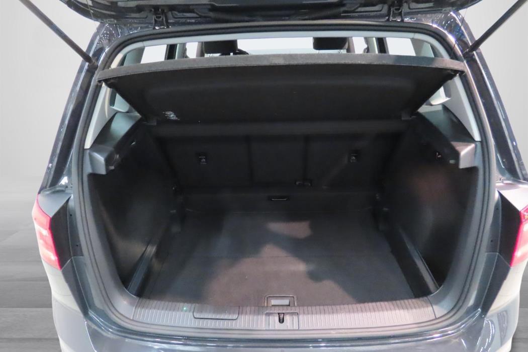 VOLKSWAGEN Golf Sportsvan 2015