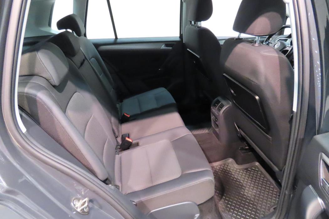 VOLKSWAGEN Golf Sportsvan 2015