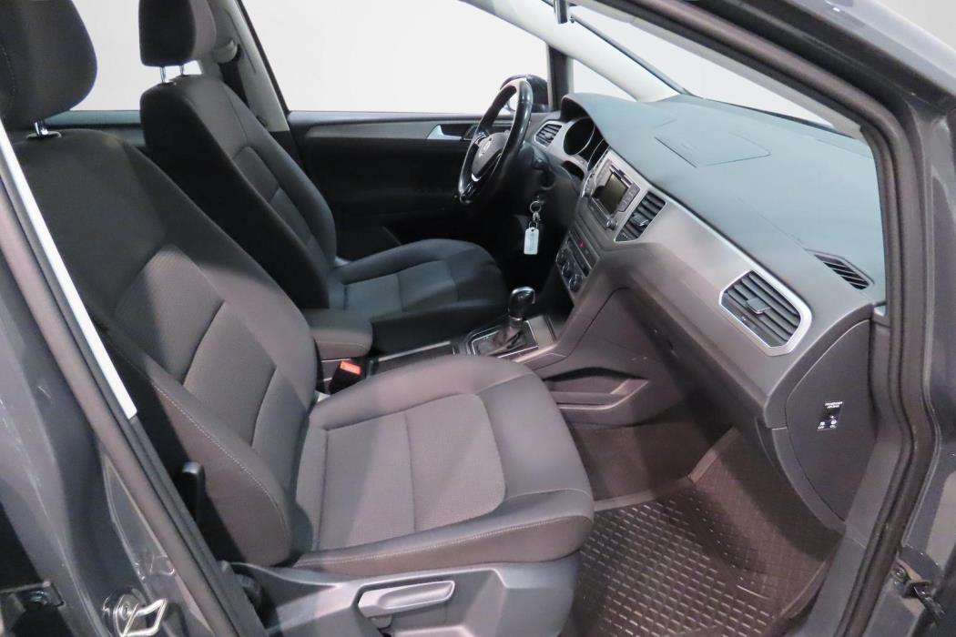 VOLKSWAGEN Golf Sportsvan 2015