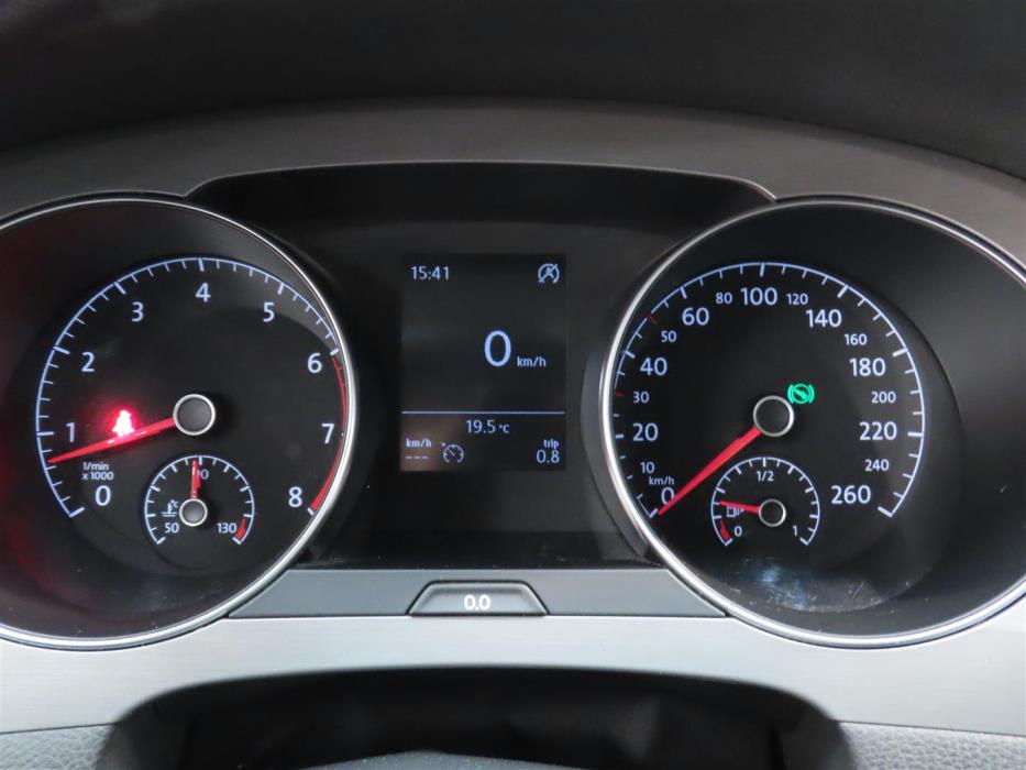 VOLKSWAGEN Golf Sportsvan 2015