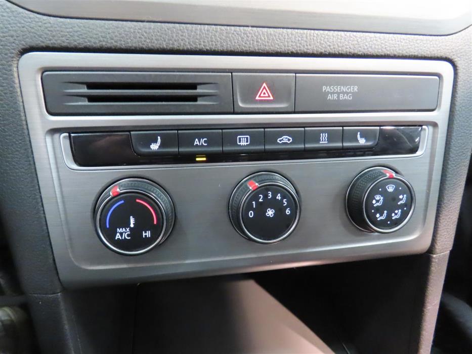 VOLKSWAGEN Golf Sportsvan 2015