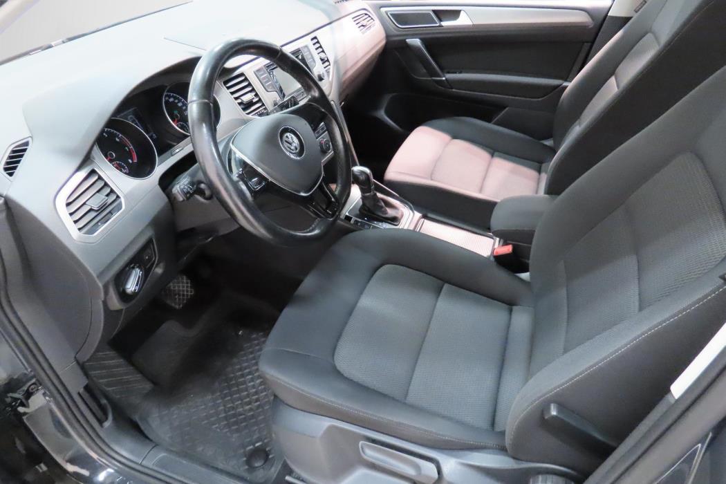 VOLKSWAGEN Golf Sportsvan 2015