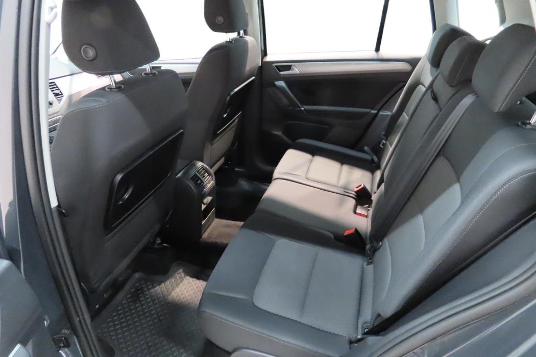 VOLKSWAGEN Golf Sportsvan 2015