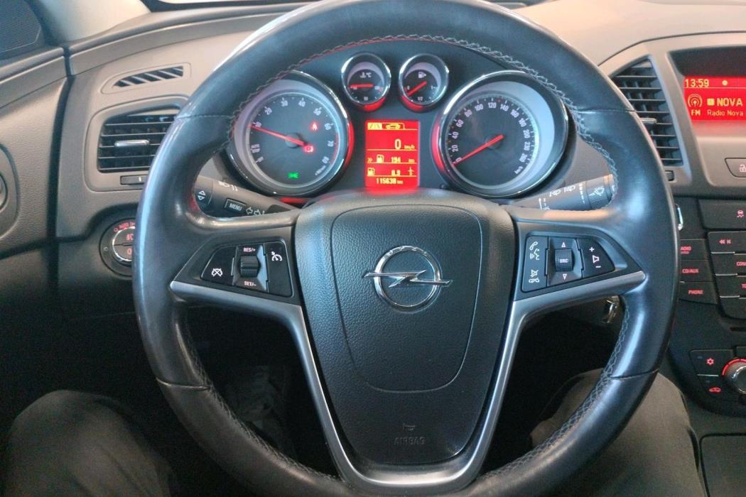 OPEL INSIGNIA 2012