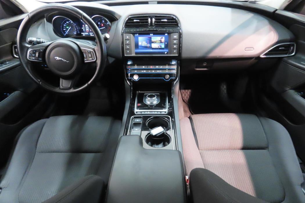JAGUAR XE 2016