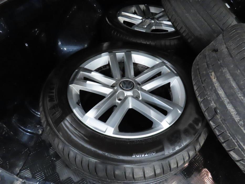 VOLKSWAGEN Amarok 2020