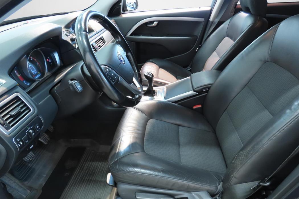 Volvo V70 2015