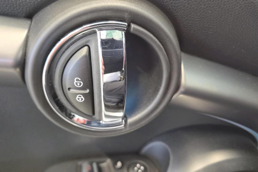 MINI Hatchback 2023