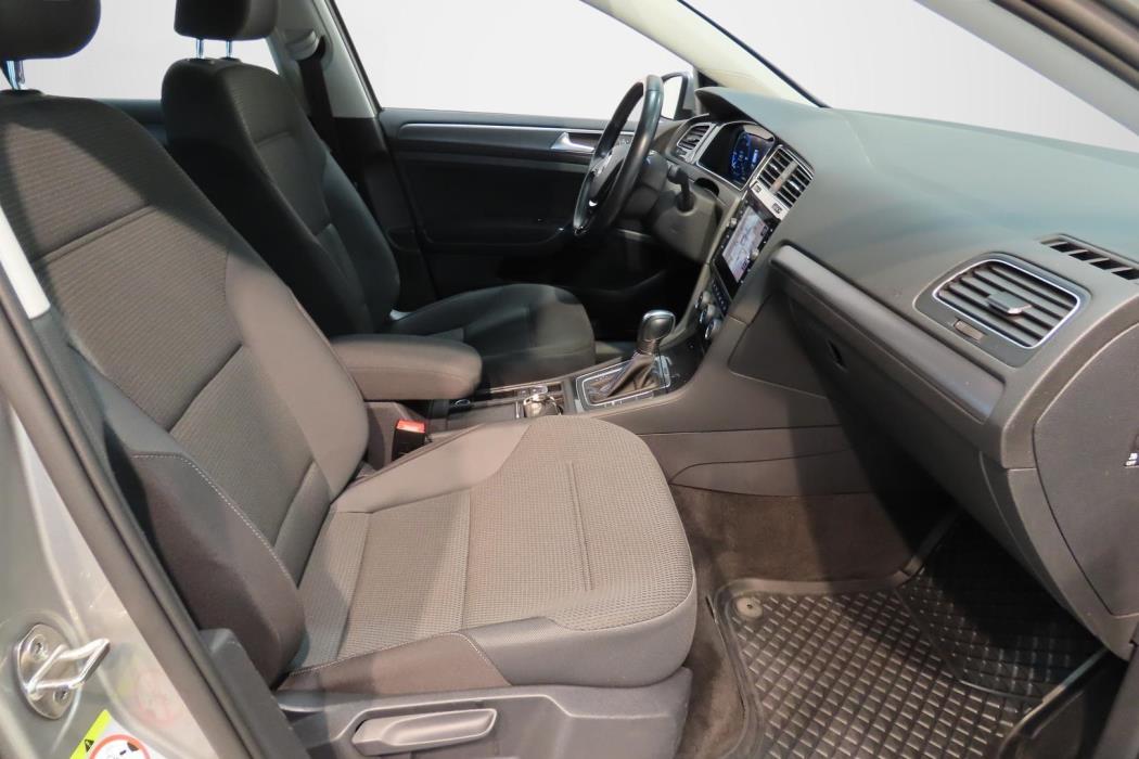 VOLKSWAGEN Golf 2020