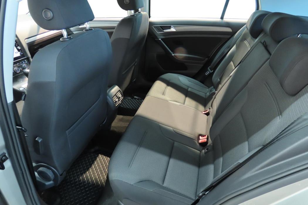 VOLKSWAGEN Golf 2020