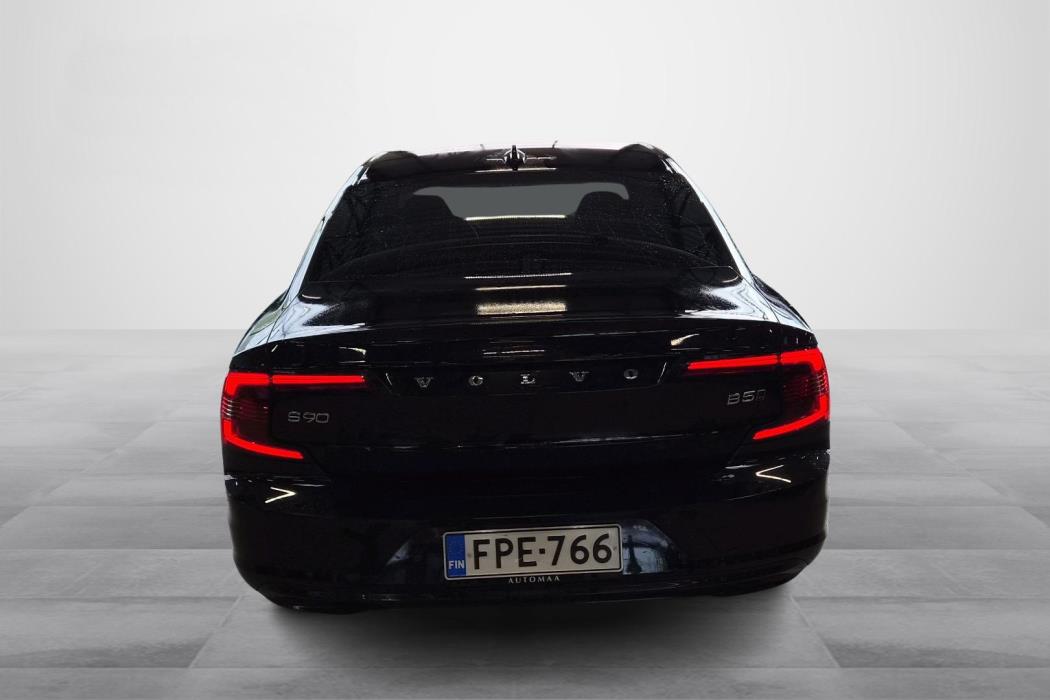 Volvo S90 2023