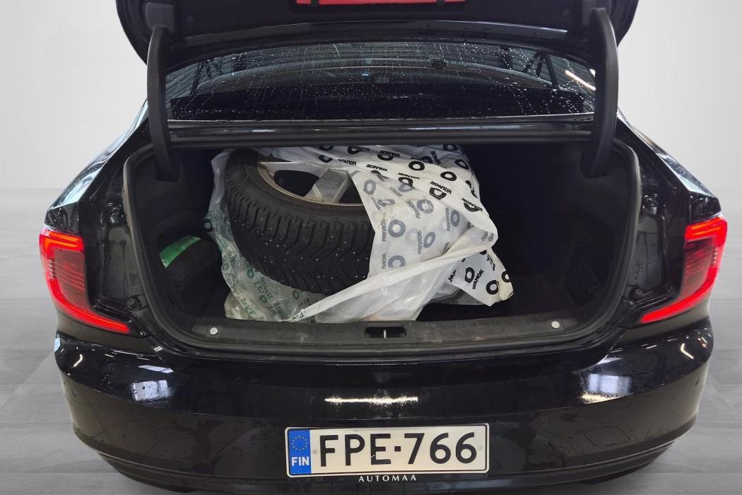 Volvo S90 2023