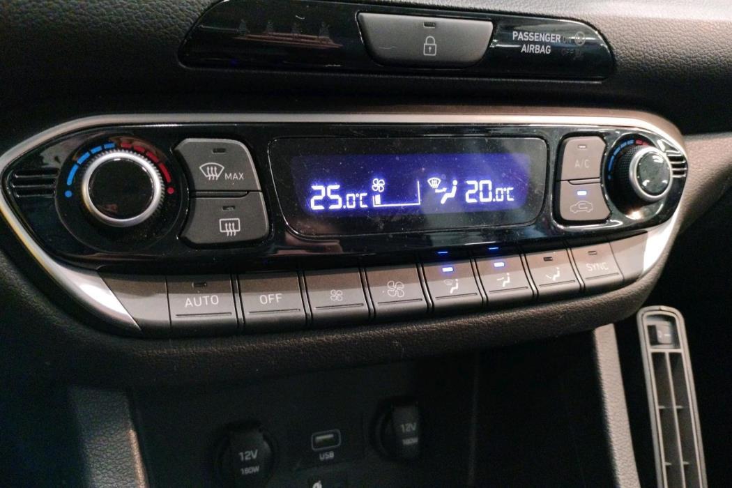 HYUNDAI i 30 2023