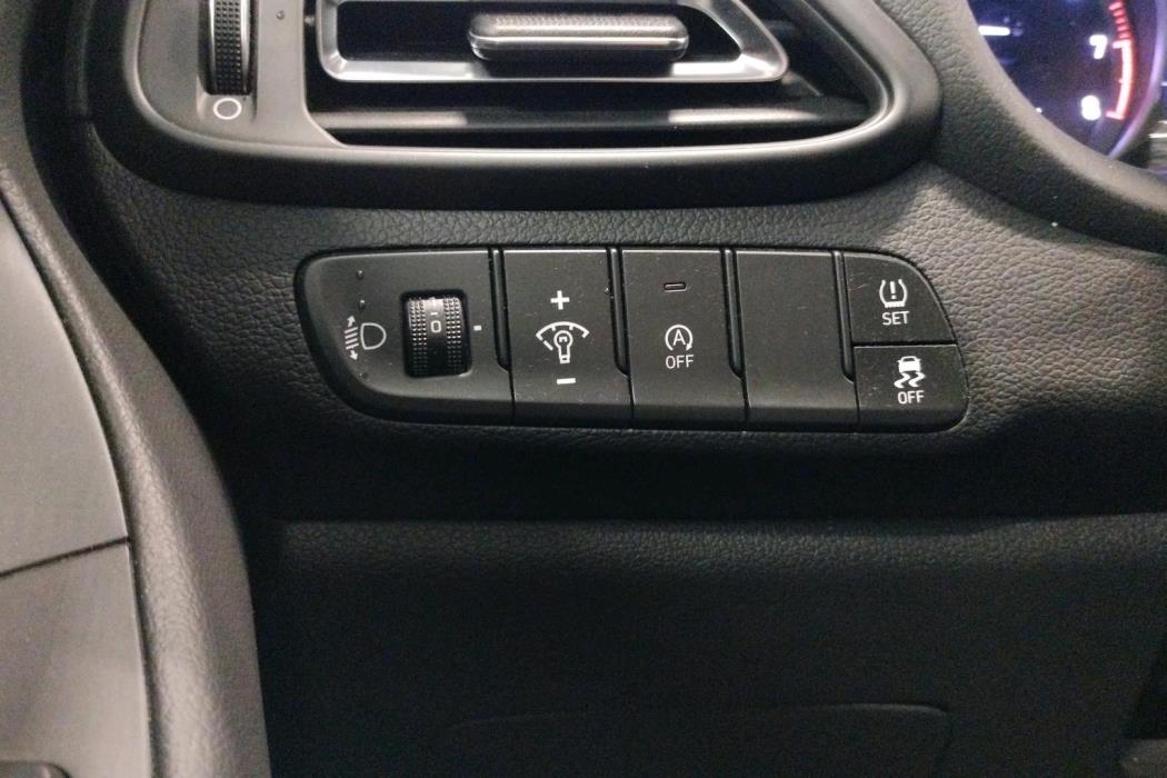 HYUNDAI i 30 2023