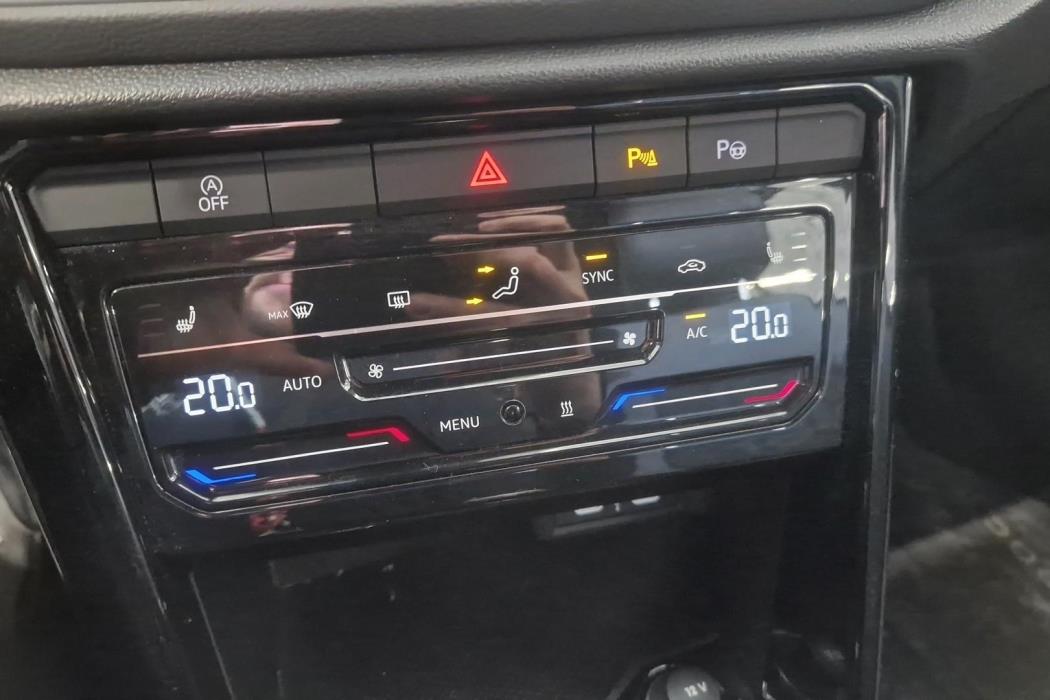 VOLKSWAGEN T-Roc 2024