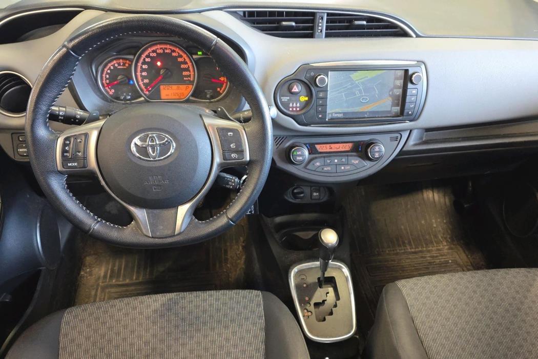 Toyota Yaris 2015