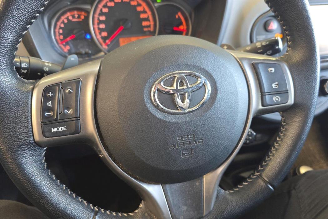 Toyota Yaris 2015