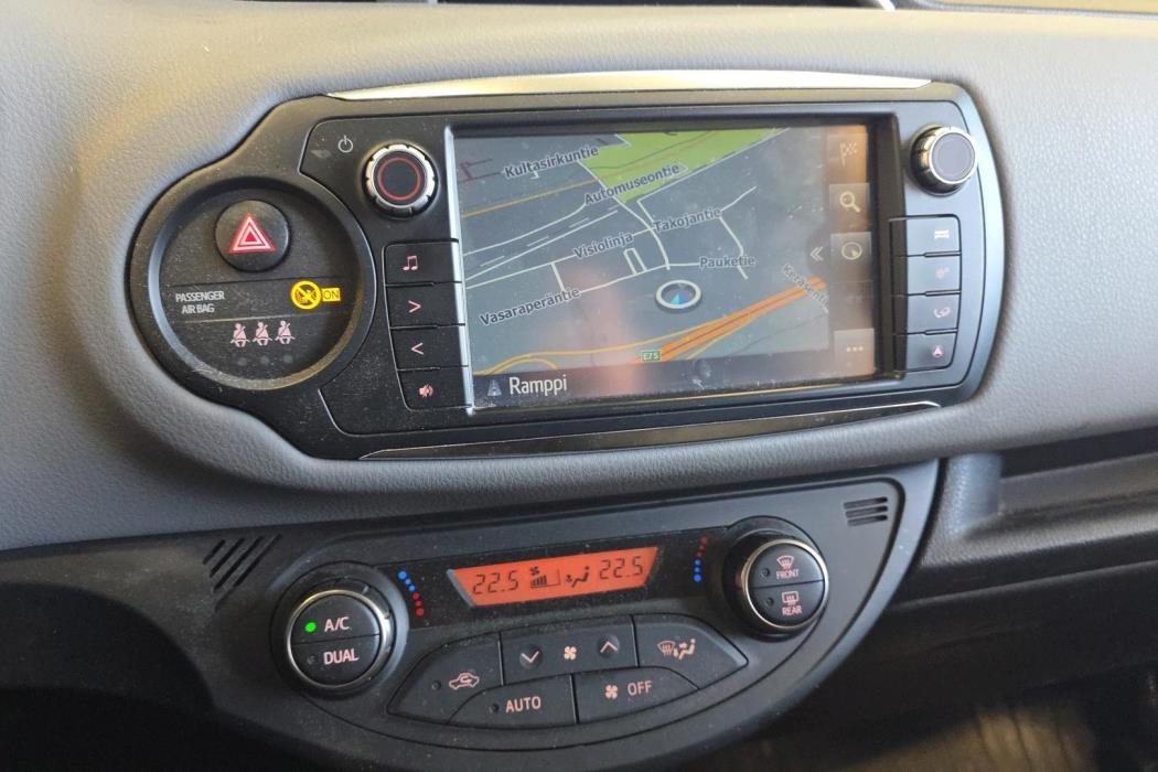 Toyota Yaris 2015
