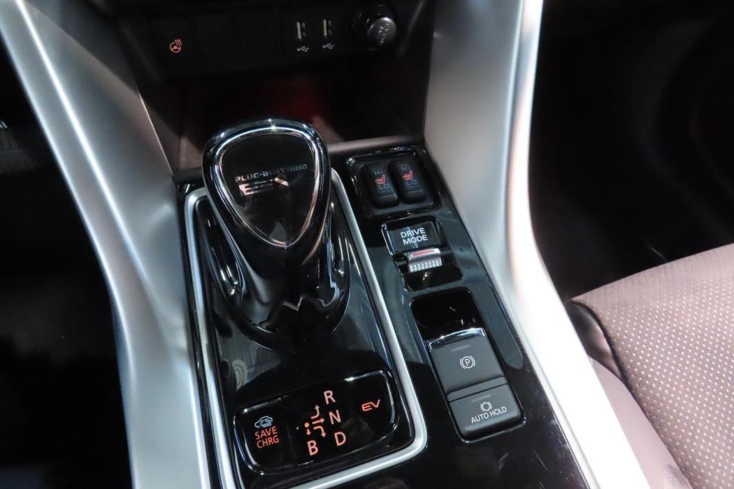 MITSUBISHI ECLIPSE CROSS 2025