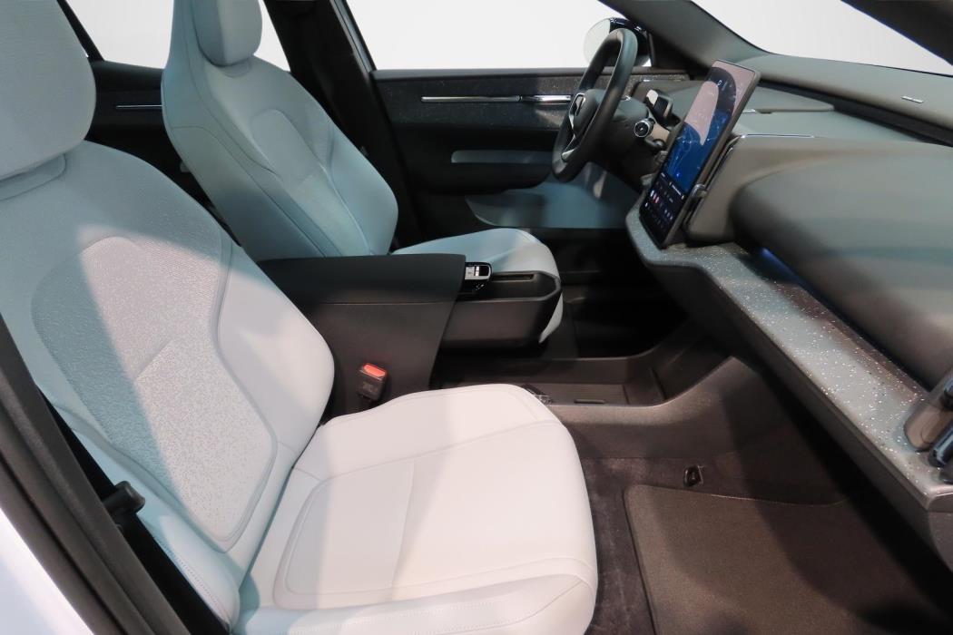 Volvo EX30 2024