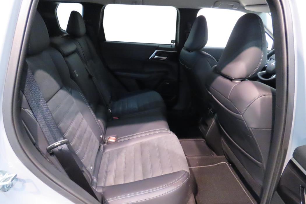 Mitsubishi Outlander 2025