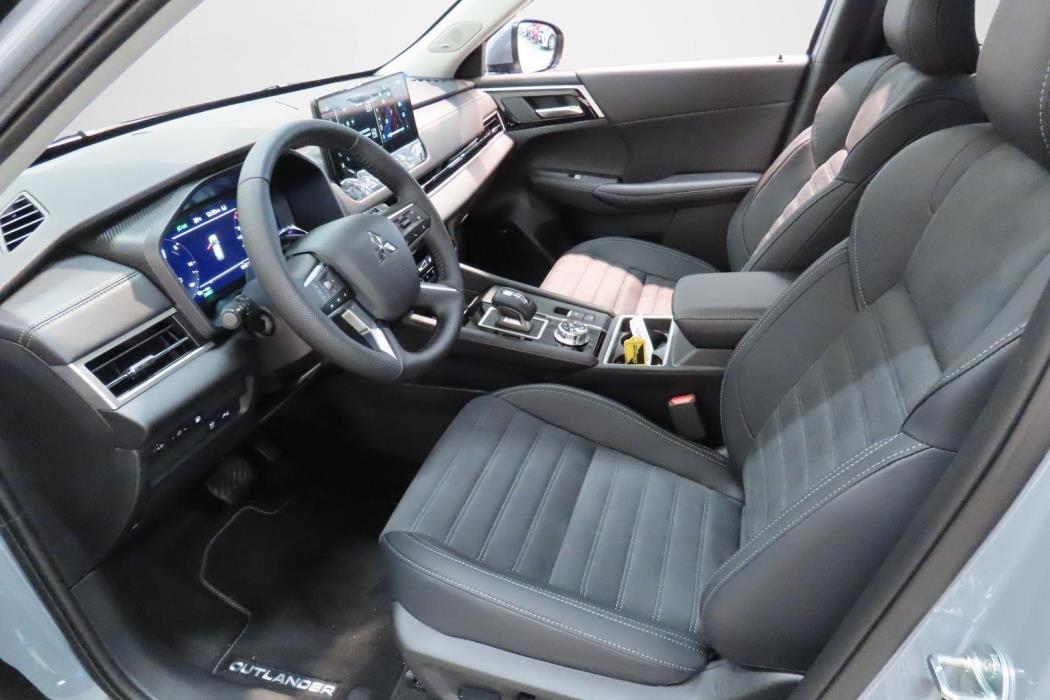 Mitsubishi Outlander 2025