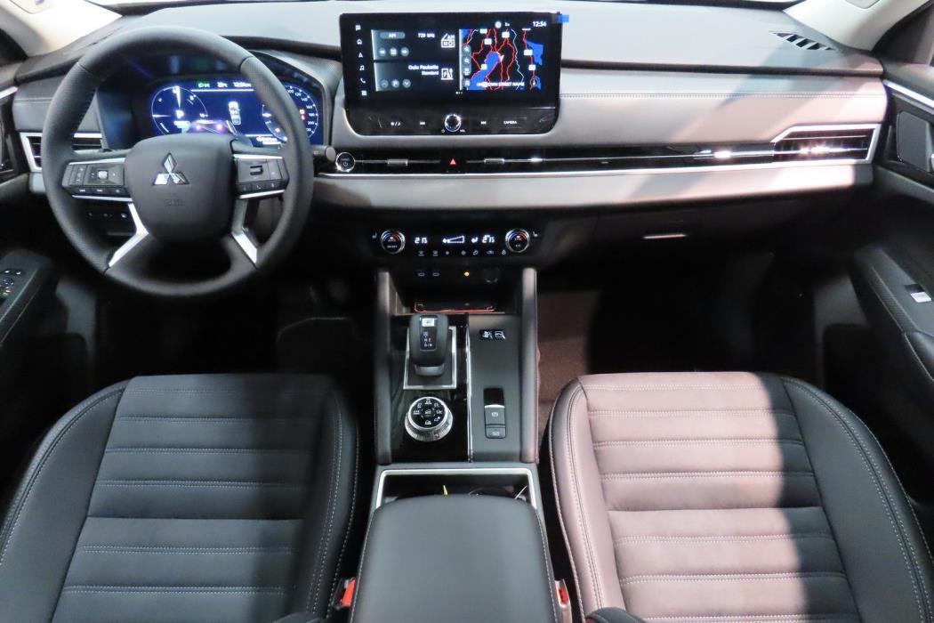 Mitsubishi Outlander 2025