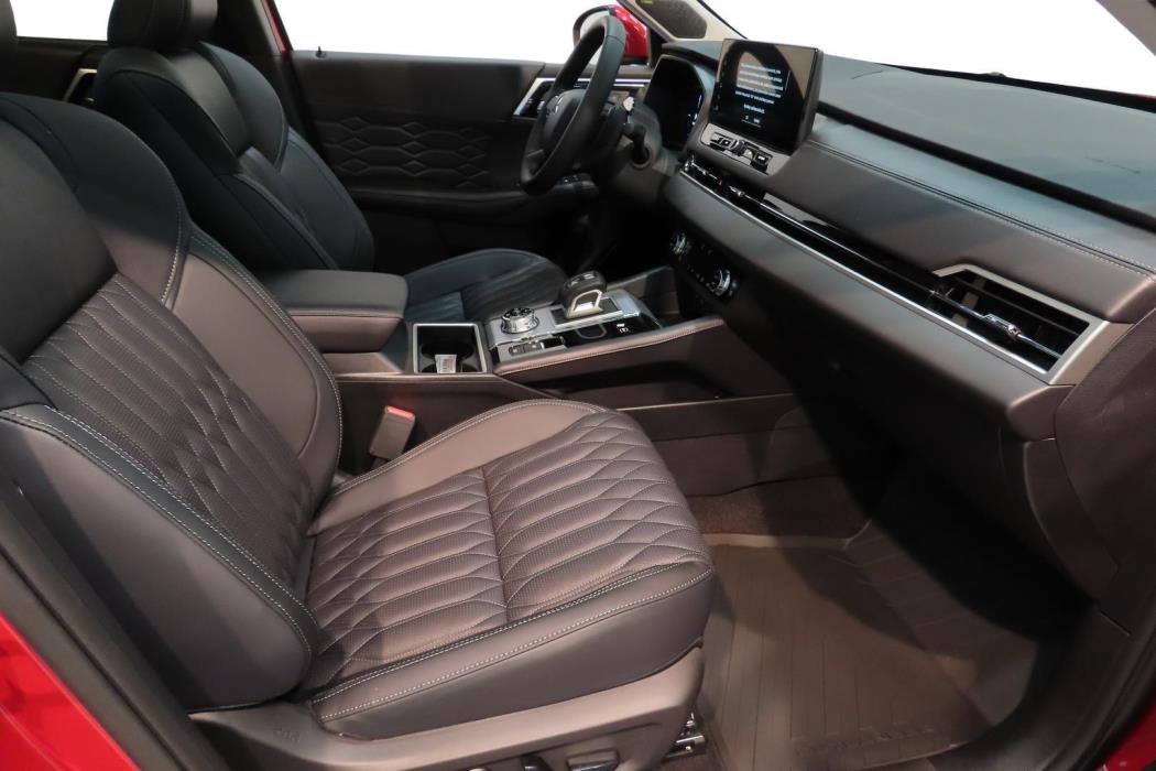 MITSUBISHI OUTLANDER 2026