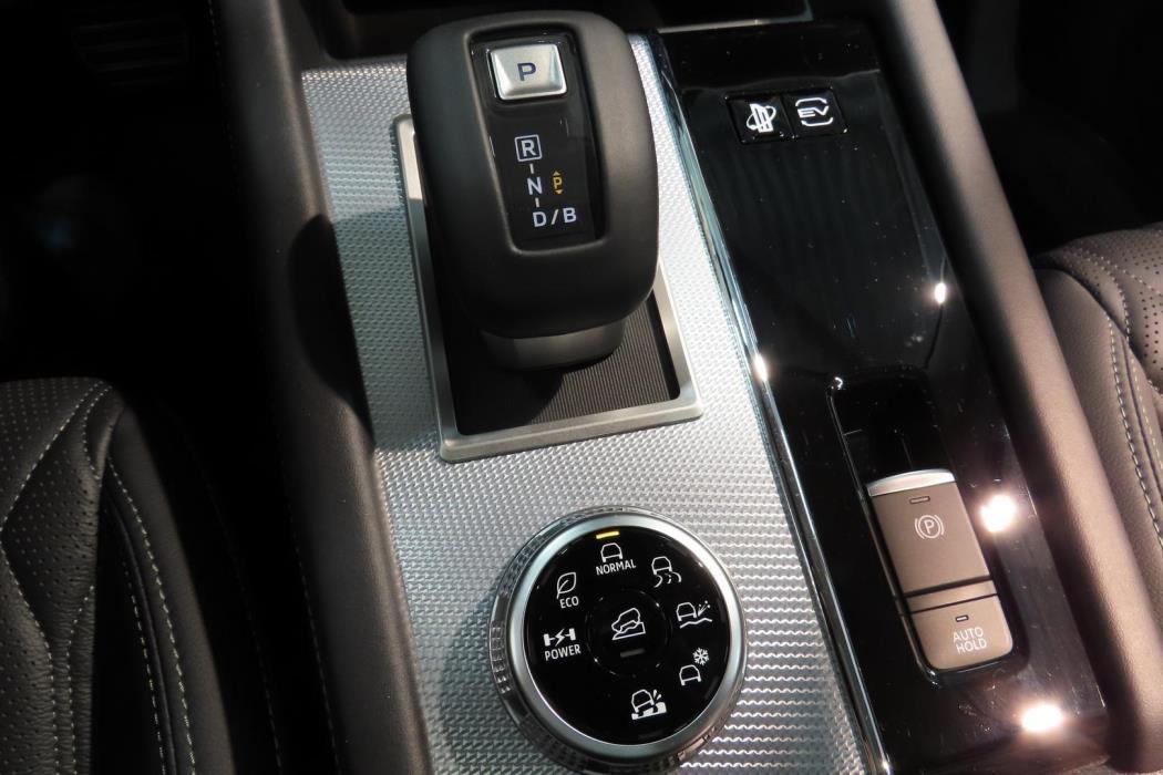 MITSUBISHI OUTLANDER 2026