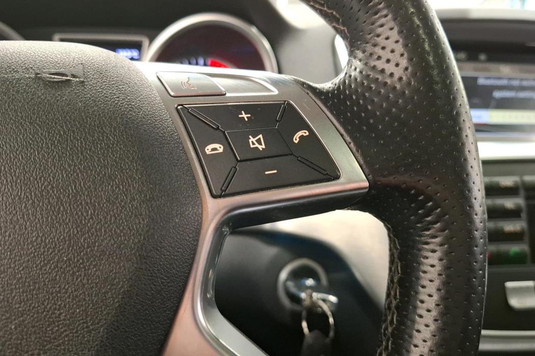 Mercedes-Benz ML 2012