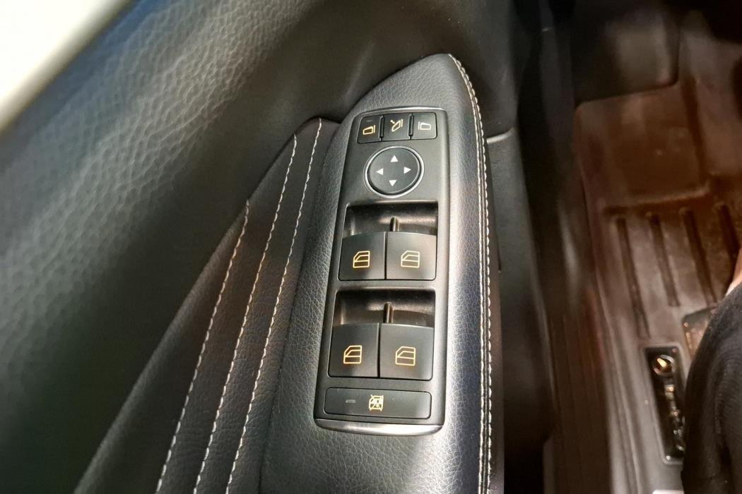 Mercedes-Benz ML 2012