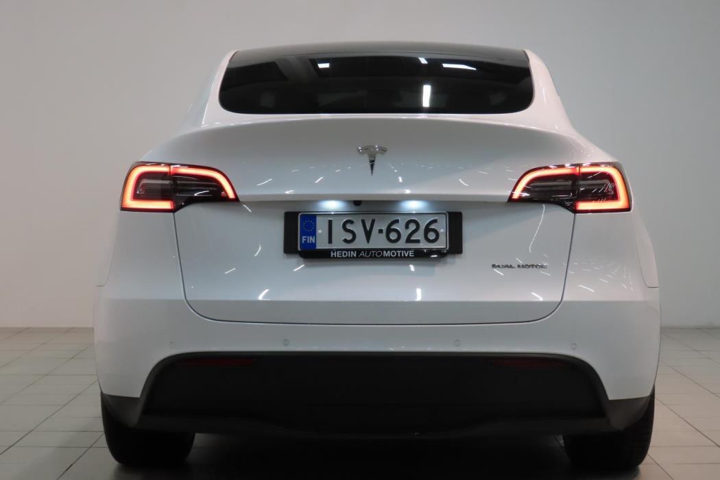 Tesla Model Y 2022