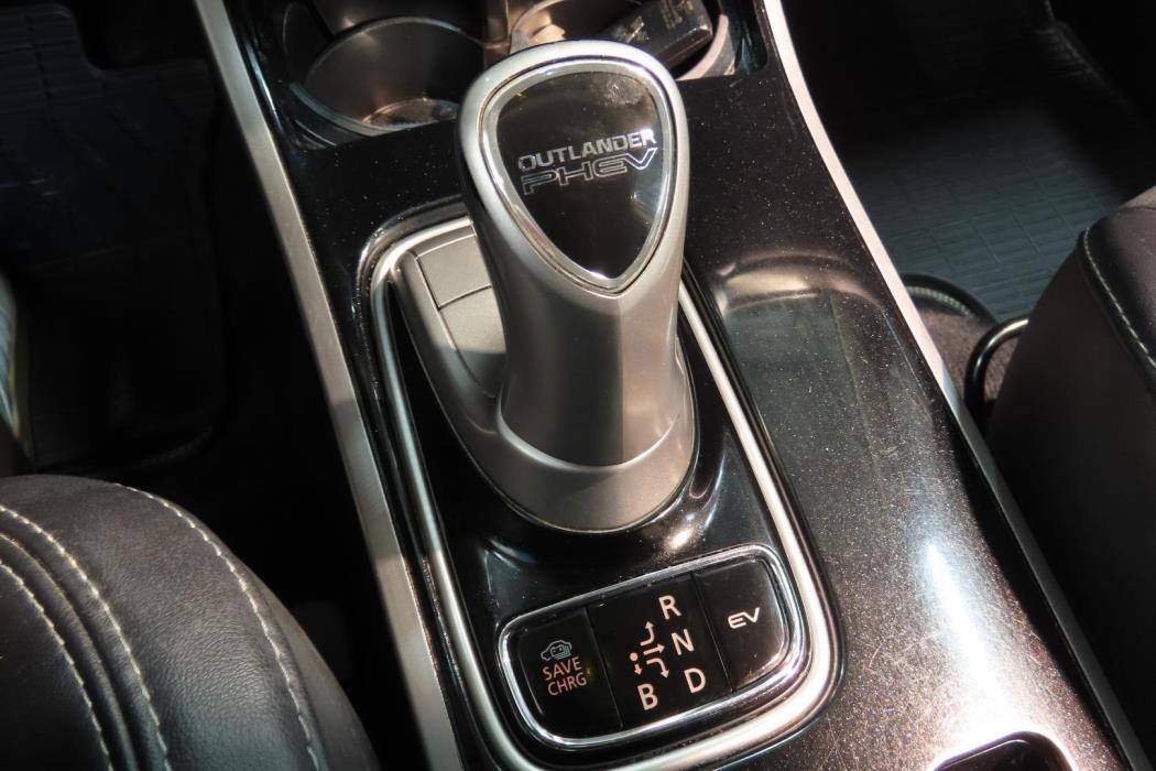 Mitsubishi Outlander PHEV 2019