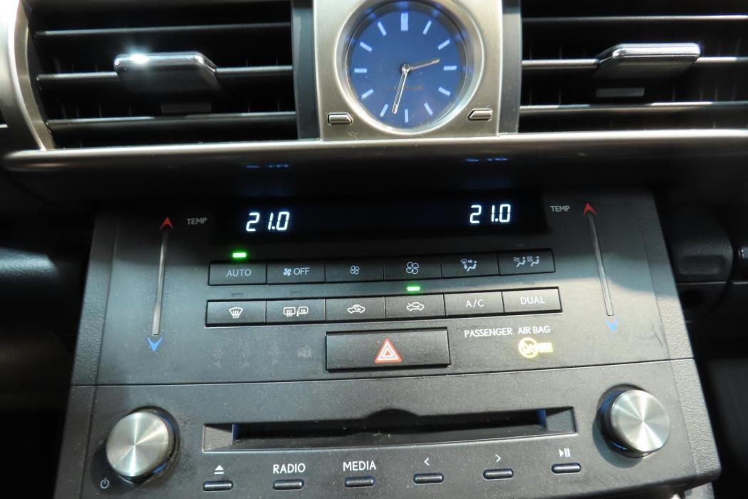 Lexus IS 2015