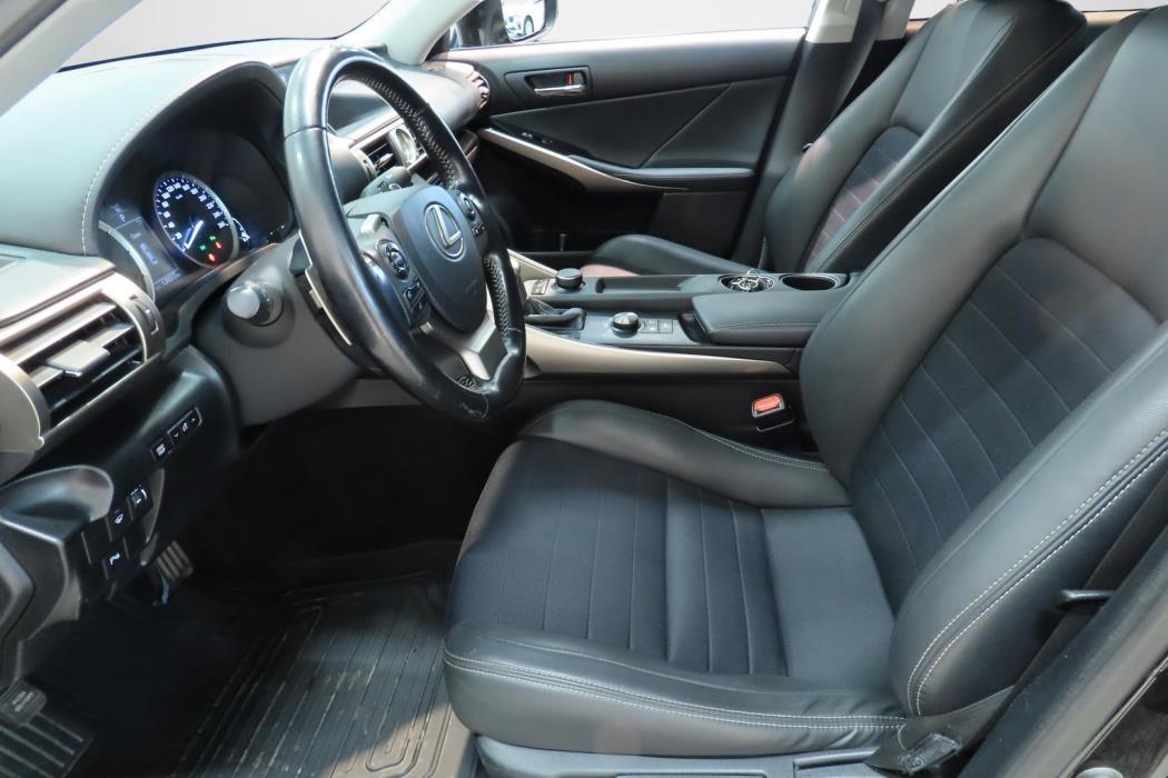 Lexus IS 2015