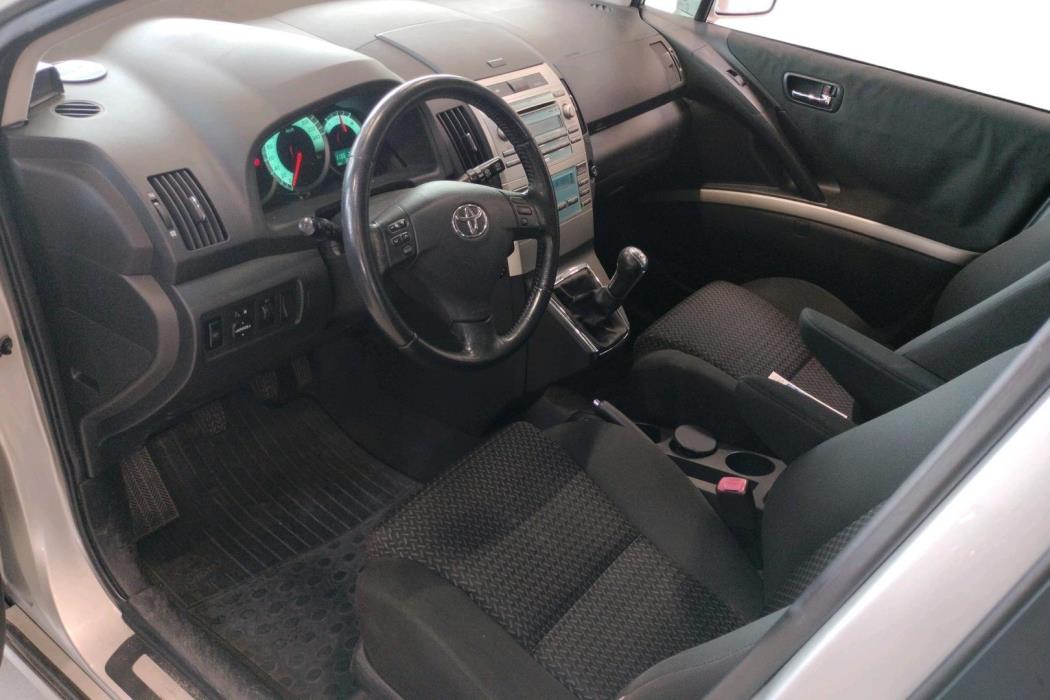 TOYOTA COROLLA VERSO 2007
