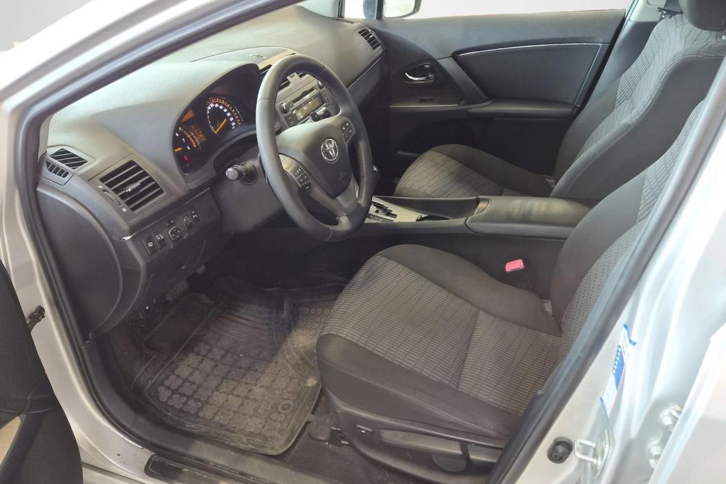 Toyota Avensis 2010