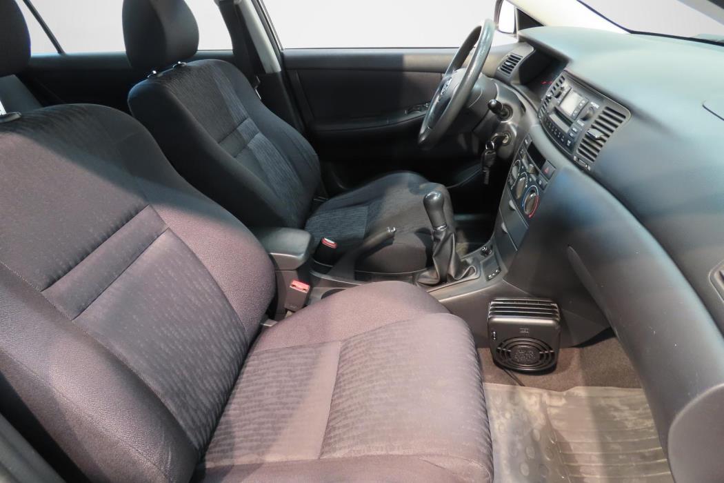 TOYOTA Corolla 2004