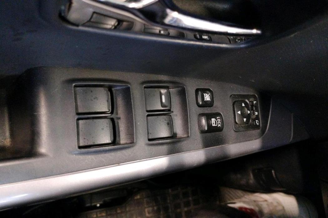 Mitsubishi Outlander 2012