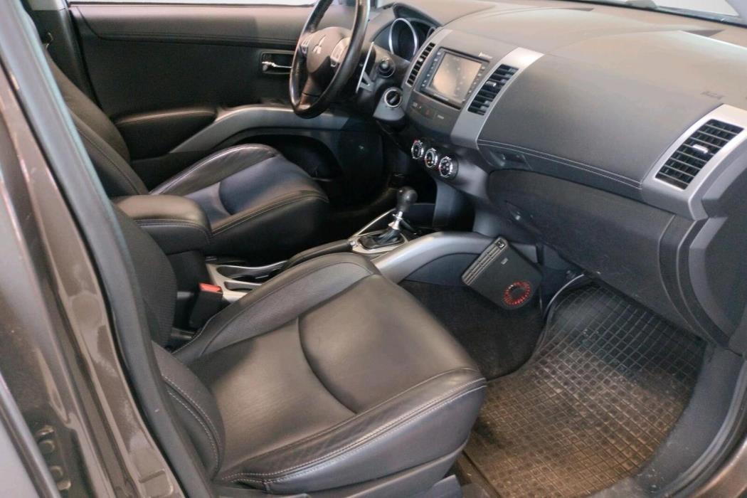Mitsubishi Outlander 2012
