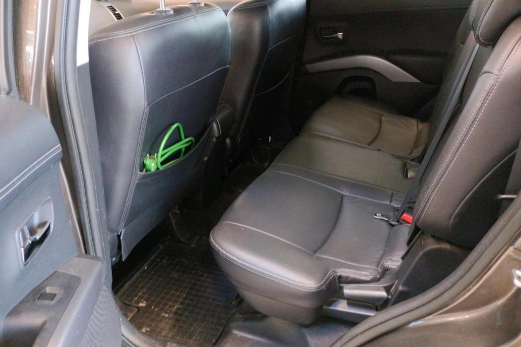 Mitsubishi Outlander 2012